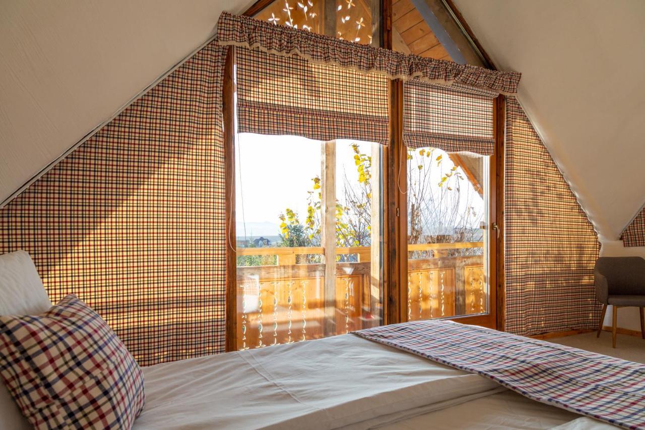 Casele Cu Stuf B&B Haus Ulrike Sălicea Εξωτερικό φωτογραφία
